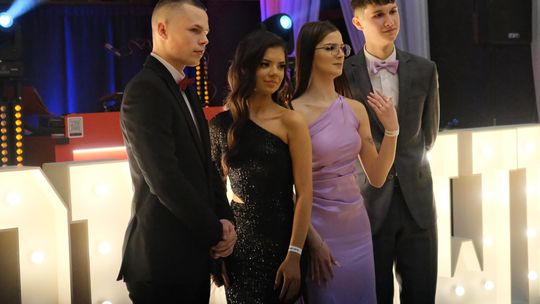 Studniówka 2025 - Zespół Szkół Ekonomicznych i Mundurowych w Chełmie cz. I [GALERIA ZDJĘĆ]