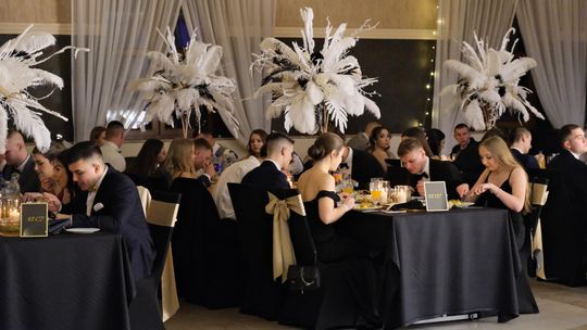 Studniówka 2025 - Zespół Szkół Ekonomicznych i Mundurowych w Chełmie cz. I [GALERIA ZDJĘĆ]