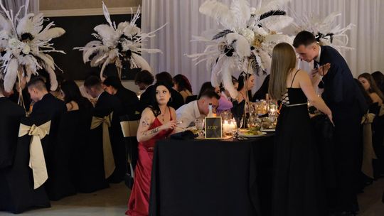 Studniówka 2025 - Zespół Szkół Ekonomicznych i Mundurowych w Chełmie cz. I [GALERIA ZDJĘĆ]