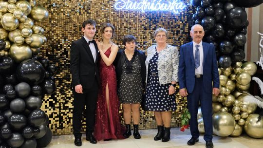 Studniówka 2025 - Zespół Szkół Ekonomicznych i Mundurowych w Chełmie cz. I [GALERIA ZDJĘĆ]