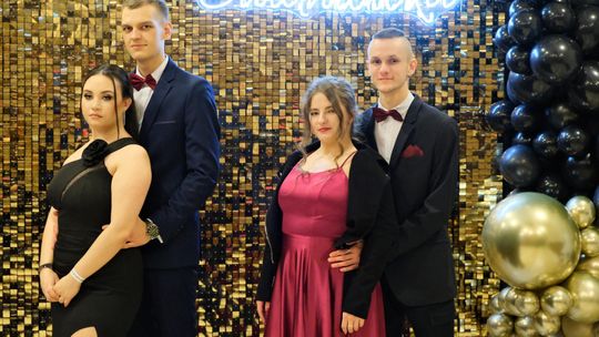 Studniówka 2025 - Zespół Szkół Ekonomicznych i Mundurowych w Chełmie cz. I [GALERIA ZDJĘĆ]