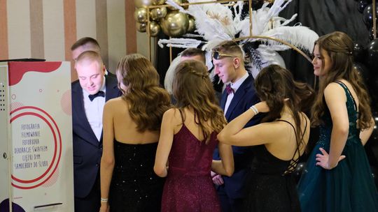 Studniówka 2025 - Zespół Szkół Ekonomicznych i Mundurowych w Chełmie cz. I [GALERIA ZDJĘĆ]