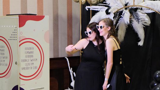 Studniówka 2025 - Zespół Szkół Ekonomicznych i Mundurowych w Chełmie cz. I [GALERIA ZDJĘĆ]