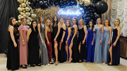 Studniówka 2025 - Zespół Szkół Ekonomicznych i Mundurowych w Chełmie cz. I [GALERIA ZDJĘĆ]