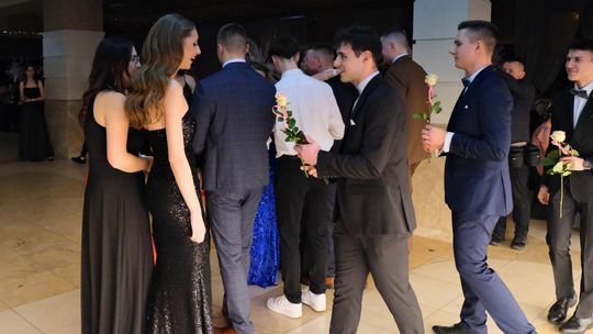 Studniówka 2025 - Zespół Szkół Ekonomicznych i Mundurowych w Chełmie cz. I [GALERIA ZDJĘĆ]