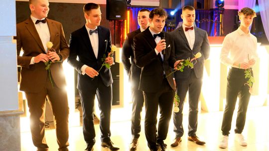 Studniówka 2025 - Zespół Szkół Ekonomicznych i Mundurowych w Chełmie cz. I [GALERIA ZDJĘĆ]