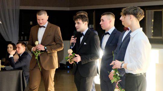 Studniówka 2025 - Zespół Szkół Ekonomicznych i Mundurowych w Chełmie cz. I [GALERIA ZDJĘĆ]