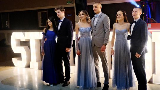 Studniówka 2025 - Zespół Szkół Ekonomicznych i Mundurowych w Chełmie cz. I [GALERIA ZDJĘĆ]