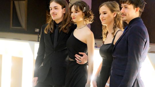 Studniówka 2025 - Zespół Szkół Ekonomicznych i Mundurowych w Chełmie cz. I [GALERIA ZDJĘĆ]