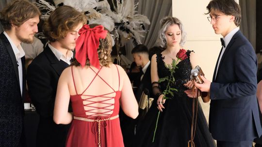 Studniówka 2025 - Zespół Szkół Ekonomicznych i Mundurowych w Chełmie cz. I [GALERIA ZDJĘĆ]