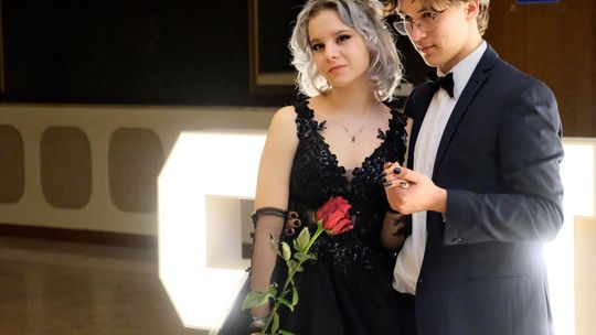 Studniówka 2025 - Zespół Szkół Ekonomicznych i Mundurowych w Chełmie cz. I [GALERIA ZDJĘĆ]