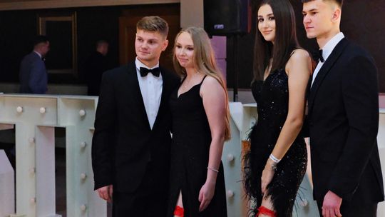 Studniówka 2025 - Zespół Szkół Ekonomicznych i Mundurowych w Chełmie cz. I [GALERIA ZDJĘĆ]