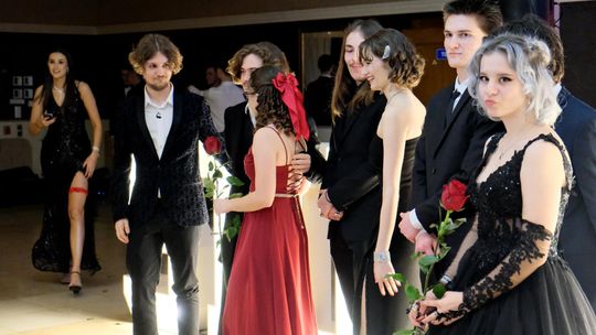 Studniówka 2025 - Zespół Szkół Ekonomicznych i Mundurowych w Chełmie cz. I [GALERIA ZDJĘĆ]