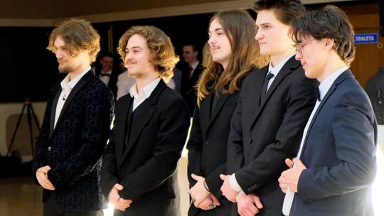 Studniówka 2025 - Zespół Szkół Ekonomicznych i Mundurowych w Chełmie cz. I [GALERIA ZDJĘĆ]