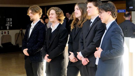 Studniówka 2025 - Zespół Szkół Ekonomicznych i Mundurowych w Chełmie cz. I [GALERIA ZDJĘĆ]