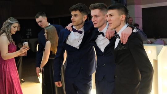 Studniówka 2025 - Zespół Szkół Ekonomicznych i Mundurowych w Chełmie cz. I [GALERIA ZDJĘĆ]