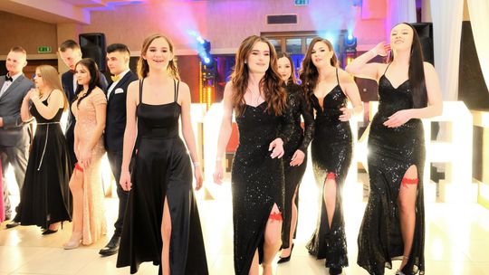 Studniówka 2025 - Zespół Szkół Ekonomicznych i Mundurowych w Chełmie cz. I [GALERIA ZDJĘĆ]