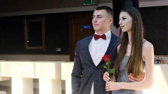 Studniówka 2025 - Zespół Szkół Ekonomicznych i Mundurowych w Chełmie cz. I [GALERIA ZDJĘĆ]