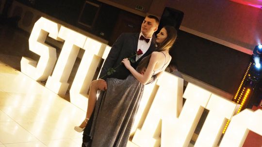 Studniówka 2025 - Zespół Szkół Ekonomicznych i Mundurowych w Chełmie cz. I [GALERIA ZDJĘĆ]