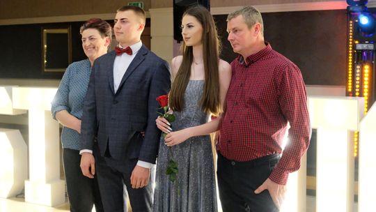 Studniówka 2025 - Zespół Szkół Ekonomicznych i Mundurowych w Chełmie cz. I [GALERIA ZDJĘĆ]