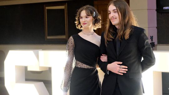 Studniówka 2025 - Zespół Szkół Ekonomicznych i Mundurowych w Chełmie cz. I [GALERIA ZDJĘĆ]