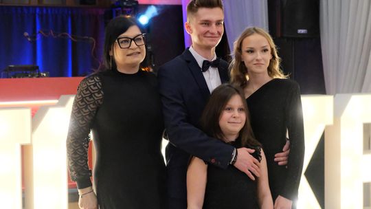 Studniówka 2025 - Zespół Szkół Ekonomicznych i Mundurowych w Chełmie cz. I [GALERIA ZDJĘĆ]