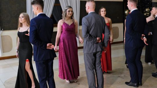 Studniówka 2025 - Zespół Szkół Ekonomicznych i Mundurowych w Chełmie cz. I [GALERIA ZDJĘĆ]