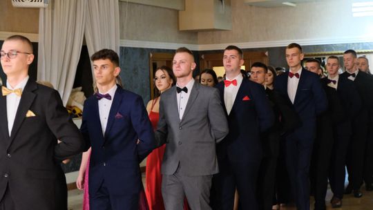 Studniówka 2025 - Zespół Szkół Ekonomicznych i Mundurowych w Chełmie cz. I [GALERIA ZDJĘĆ]