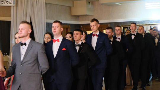 Studniówka 2025 - Zespół Szkół Ekonomicznych i Mundurowych w Chełmie cz. I [GALERIA ZDJĘĆ]