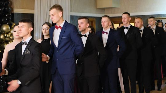 Studniówka 2025 - Zespół Szkół Ekonomicznych i Mundurowych w Chełmie cz. I [GALERIA ZDJĘĆ]