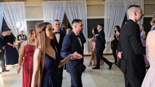 Studniówka 2025 - Zespół Szkół Ekonomicznych i Mundurowych w Chełmie cz. I [GALERIA ZDJĘĆ]