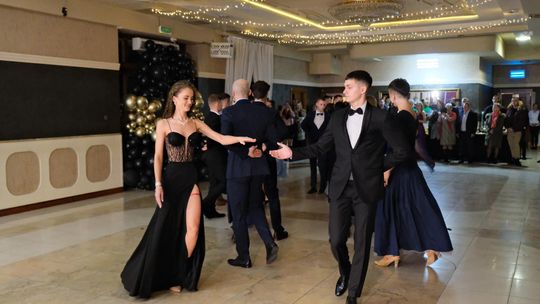 Studniówka 2025 - Zespół Szkół Ekonomicznych i Mundurowych w Chełmie cz. I [GALERIA ZDJĘĆ]