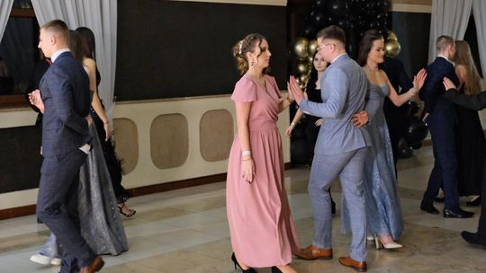 Studniówka 2025 - Zespół Szkół Ekonomicznych i Mundurowych w Chełmie cz. I [GALERIA ZDJĘĆ]