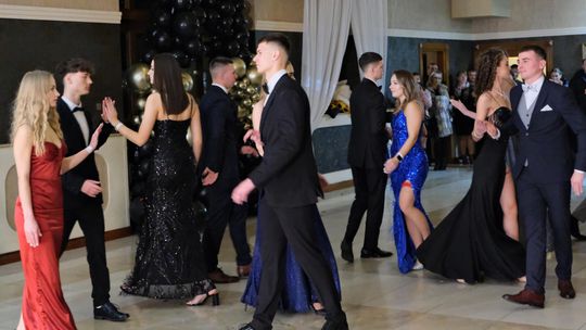 Studniówka 2025 - Zespół Szkół Ekonomicznych i Mundurowych w Chełmie cz. I [GALERIA ZDJĘĆ]