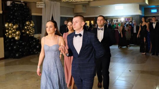 Studniówka 2025 - Zespół Szkół Ekonomicznych i Mundurowych w Chełmie cz. I [GALERIA ZDJĘĆ]