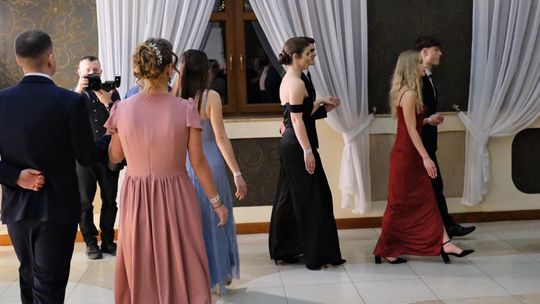 Studniówka 2025 - Zespół Szkół Ekonomicznych i Mundurowych w Chełmie cz. I [GALERIA ZDJĘĆ]