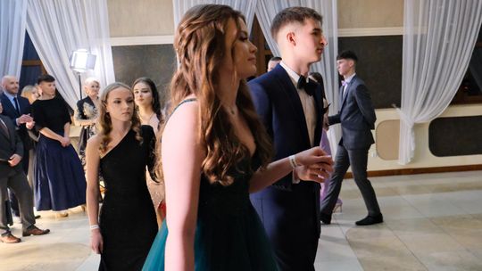 Studniówka 2025 - Zespół Szkół Ekonomicznych i Mundurowych w Chełmie cz. I [GALERIA ZDJĘĆ]