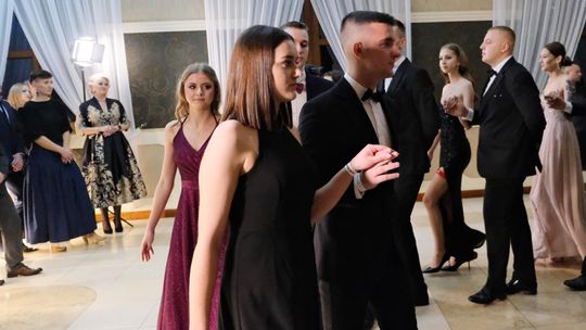 Studniówka 2025 - Zespół Szkół Ekonomicznych i Mundurowych w Chełmie cz. I [GALERIA ZDJĘĆ]