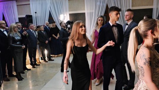 Studniówka 2025 - Zespół Szkół Ekonomicznych i Mundurowych w Chełmie cz. I [GALERIA ZDJĘĆ]