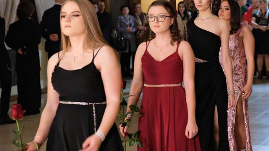 Studniówka 2025 - Zespół Szkół Ekonomicznych i Mundurowych w Chełmie cz. I [GALERIA ZDJĘĆ]