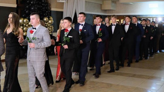 Studniówka 2025 - Zespół Szkół Ekonomicznych i Mundurowych w Chełmie cz. I [GALERIA ZDJĘĆ]