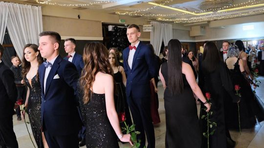 Studniówka 2025 - Zespół Szkół Ekonomicznych i Mundurowych w Chełmie cz. I [GALERIA ZDJĘĆ]