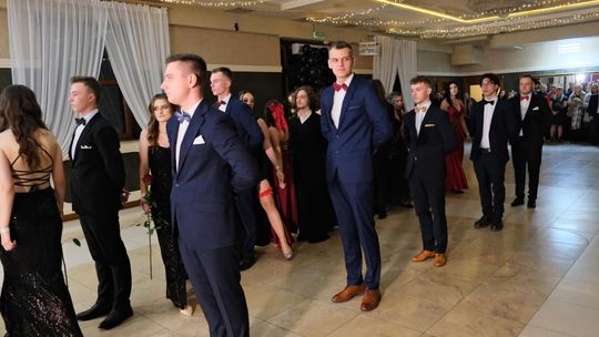 Studniówka 2025 - Zespół Szkół Ekonomicznych i Mundurowych w Chełmie cz. I [GALERIA ZDJĘĆ]