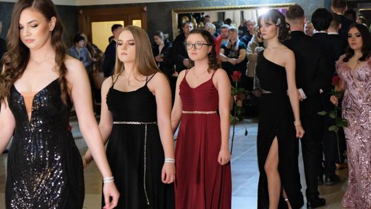 Studniówka 2025 - Zespół Szkół Ekonomicznych i Mundurowych w Chełmie cz. I [GALERIA ZDJĘĆ]