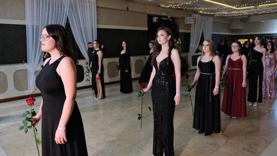 Studniówka 2025 - Zespół Szkół Ekonomicznych i Mundurowych w Chełmie cz. I [GALERIA ZDJĘĆ]