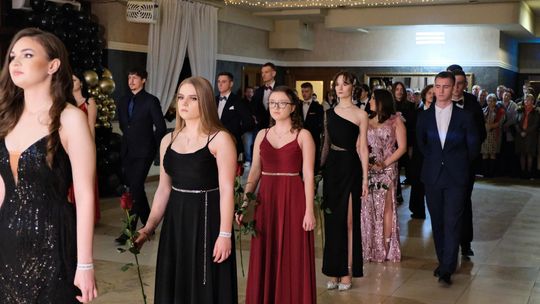 Studniówka 2025 - Zespół Szkół Ekonomicznych i Mundurowych w Chełmie cz. I [GALERIA ZDJĘĆ]