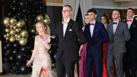 Studniówka 2025 - Zespół Szkół Ekonomicznych i Mundurowych w Chełmie cz. I [GALERIA ZDJĘĆ]