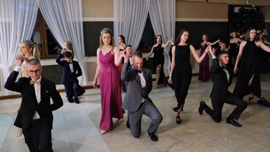 Studniówka 2025 - Zespół Szkół Ekonomicznych i Mundurowych w Chełmie cz. I [GALERIA ZDJĘĆ]