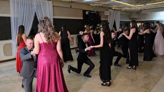 Studniówka 2025 - Zespół Szkół Ekonomicznych i Mundurowych w Chełmie cz. I [GALERIA ZDJĘĆ]