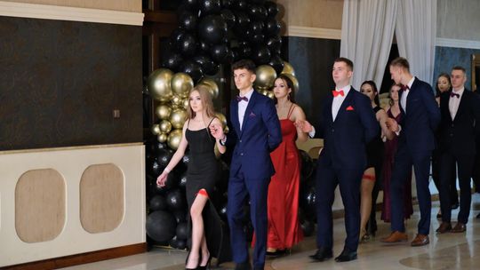 Studniówka 2025 - Zespół Szkół Ekonomicznych i Mundurowych w Chełmie cz. I [GALERIA ZDJĘĆ]